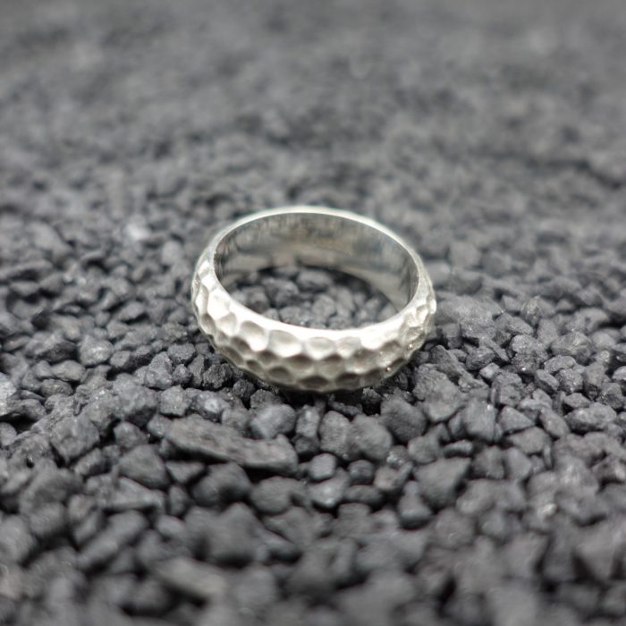 Alvéole - fair trade polished oxidized honeycomb 925 silver ring