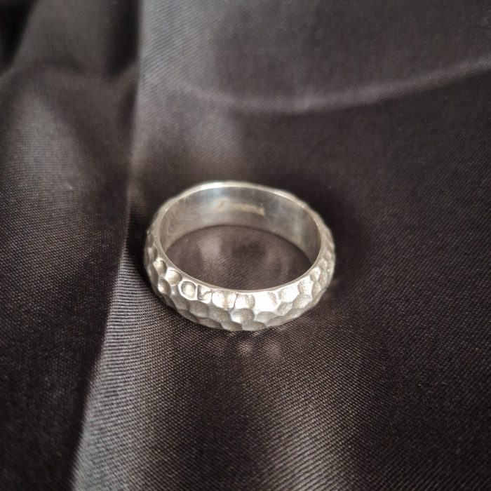 Alvéole - fair trade polished oxidized honeycomb 925 silver ring